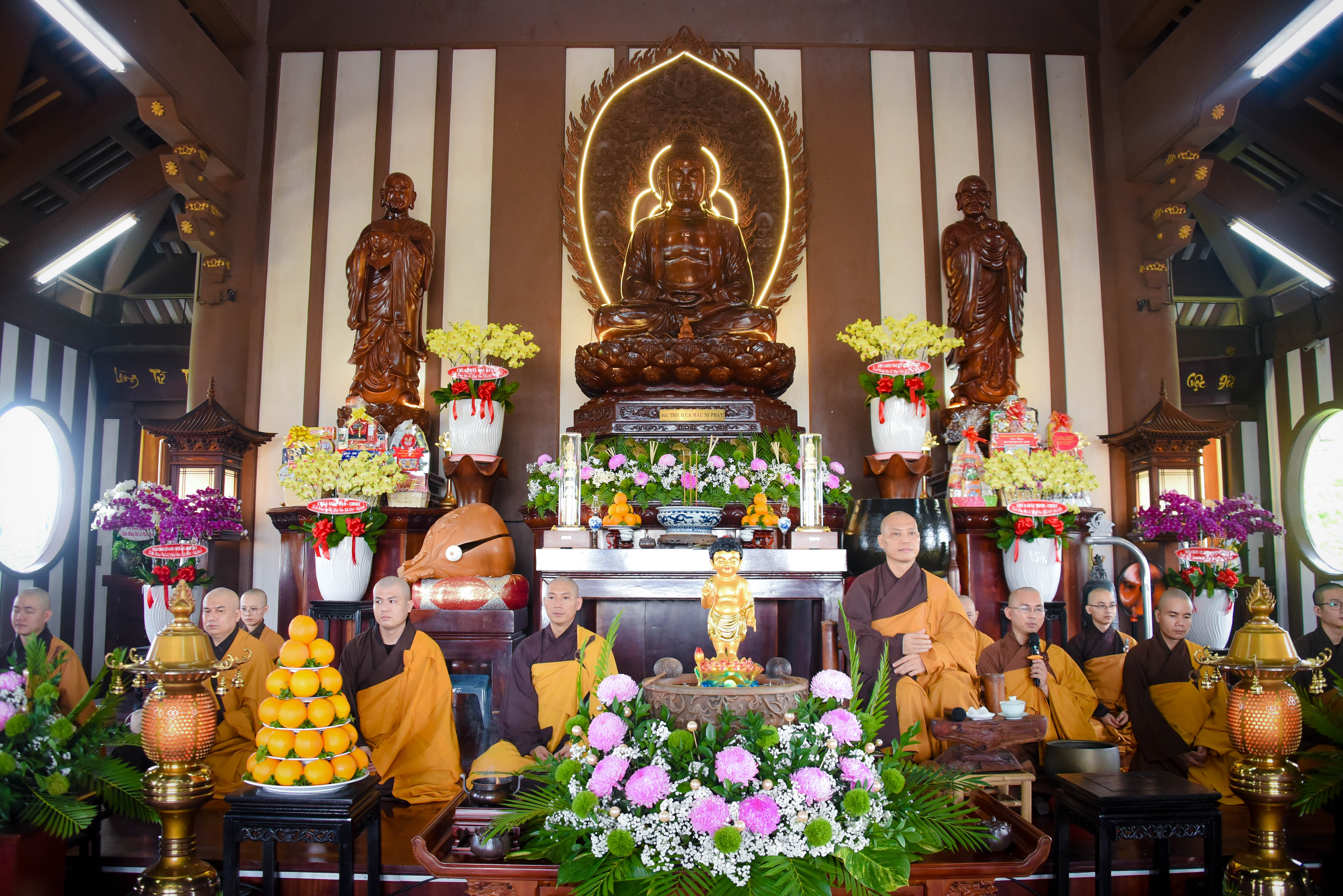 Trang nghiêm khóa lễ Kính mừng Phật đản PL.2567