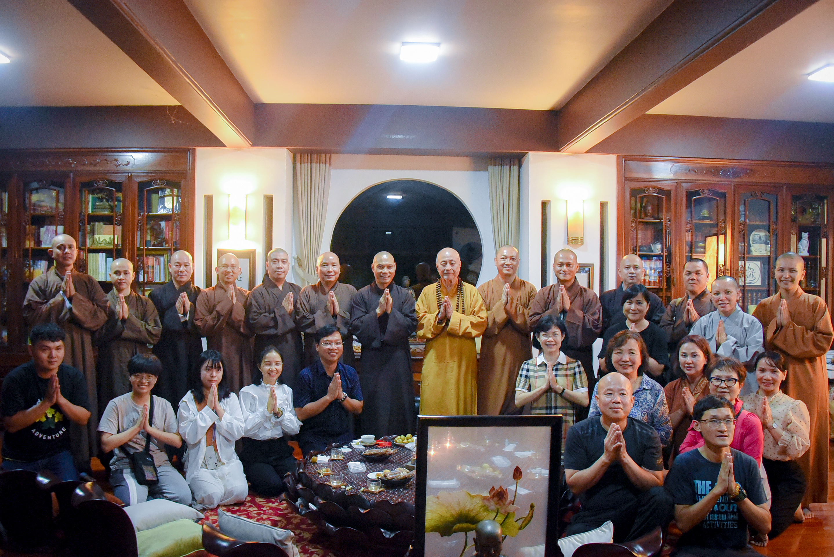 Chư tăng, ni, Phật tử Đài Loan thăm tu viện Khánh An