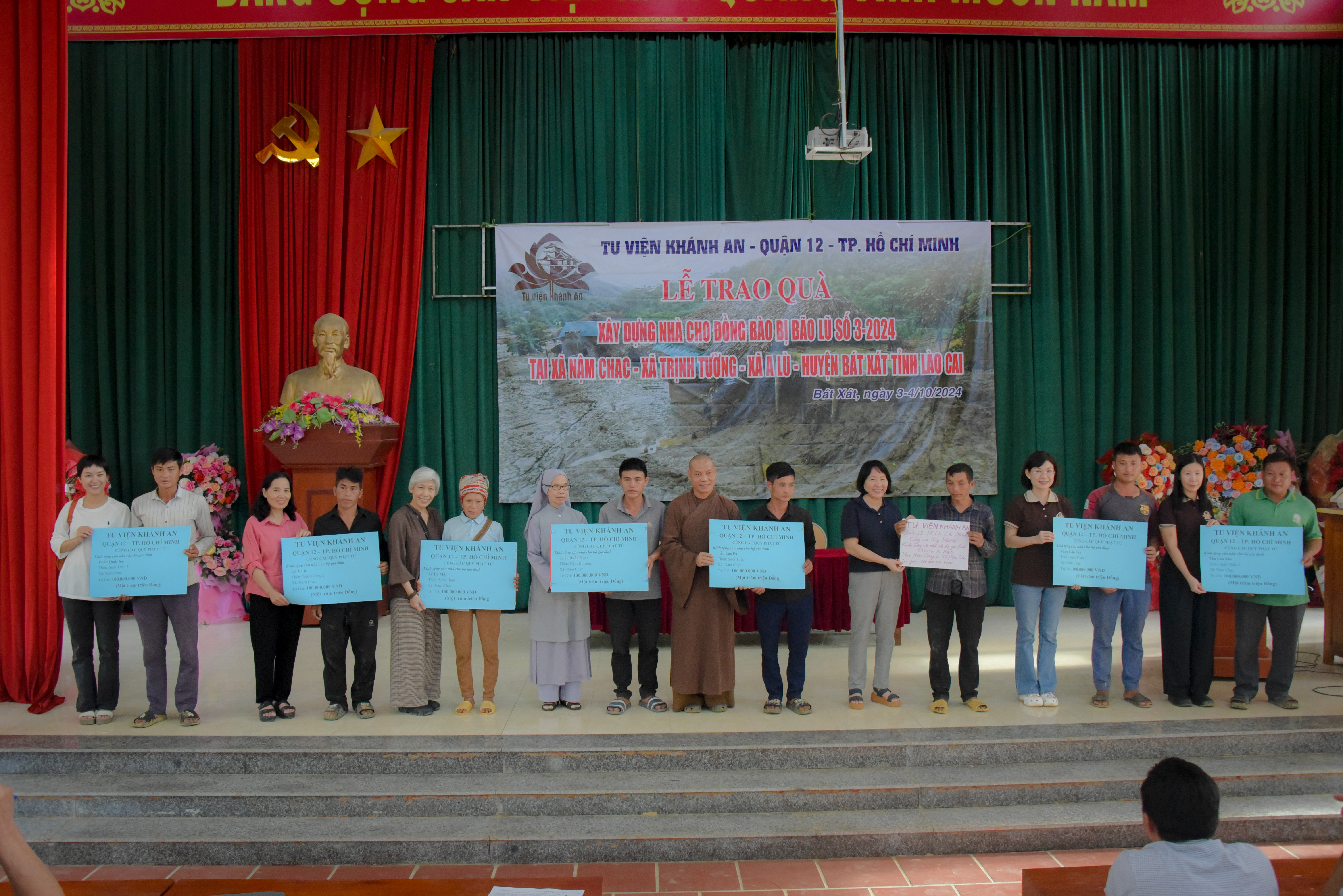 Tu viện Khánh An trao tặng 2,2 tỷ đồng hỗ trợ xây dựng nhà cho người dân huyện Bát Xát, Lào Cai bị bão lũ