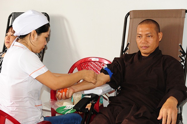 Tu viện Khánh An tổ chức hiến máu từ thiện