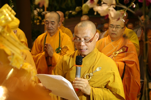 Đoàn Cựu Tăng, Ni sinh Khoá III Cao cấp Phật học kính viếng Giác linh Trưởng Lão Hoà thượng Thích Chơn Thiện