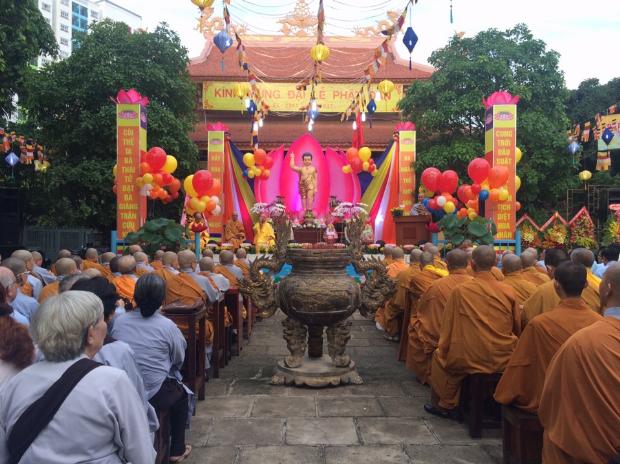 Giáo hội Phật giáo Việt Nam Quận 12 tổ chức Đại lễ Phật đản PL. 2561